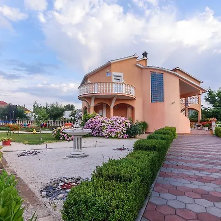 Apartment Custic Brisevo