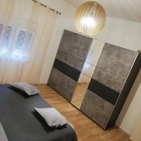 Custic Apartment *
