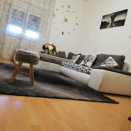 Apartment Custic *