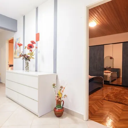 Custic Apartment